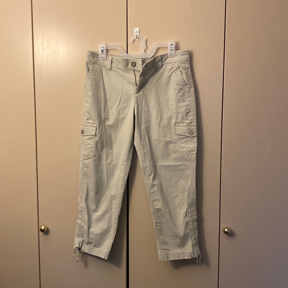 Size 4 Eddie Bauer cargo capri pants